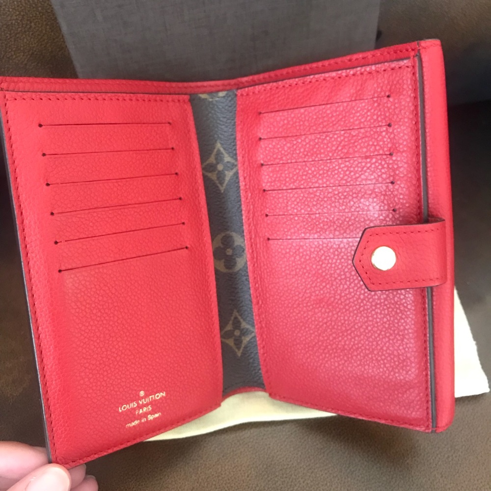 ♥️ SOLD ♥️ Louis Vuitton compact Pallas wallet - Picture 3 of 8